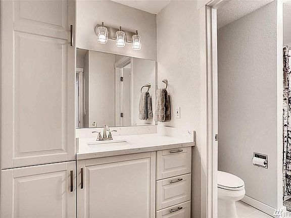 4th image of 725 9th Ave S APT 203