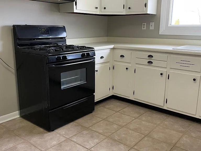 654 Hemlock Dr — Photo 9