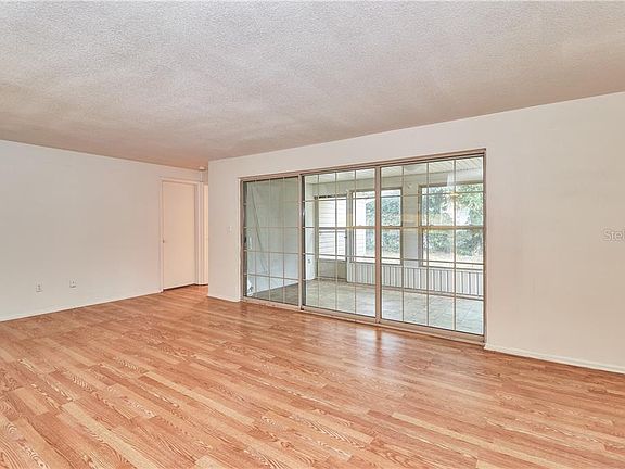 4th image of 1821 Elmhurst Dr