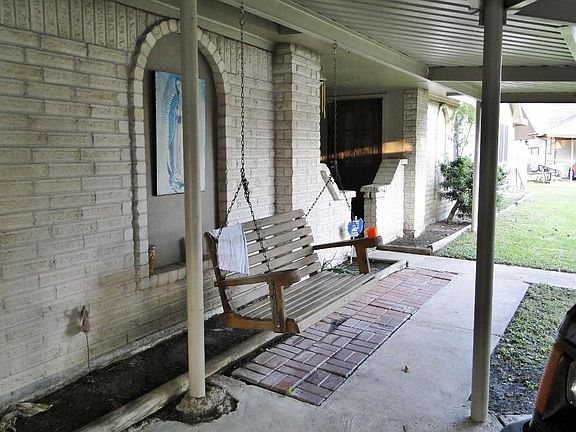 3rd image of 14731 Conover Ct