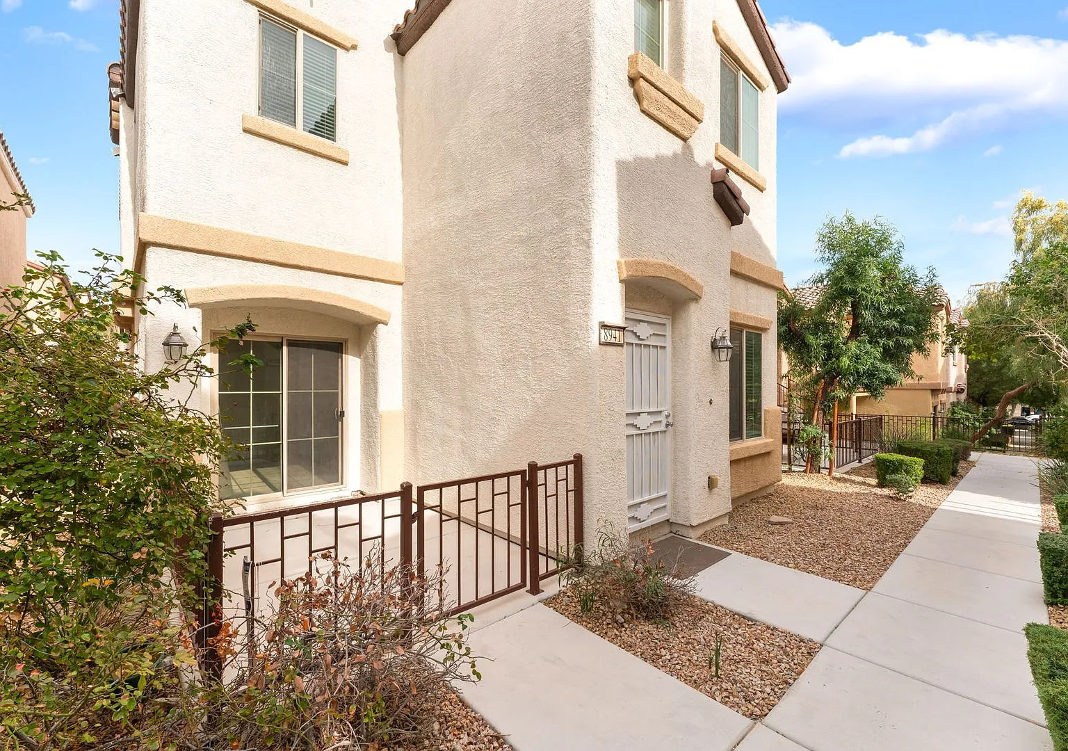 Charming Two-Story Home with Open Floor Plan and Modern Finishes! — Photo 2