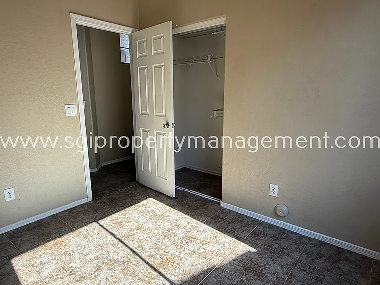 1541 W Saint Kateri Dr — Photo 9