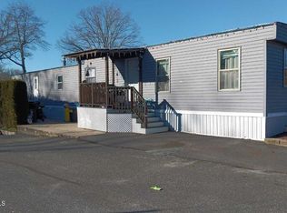 19 Yofon Ln, Jackson, NJ 08527