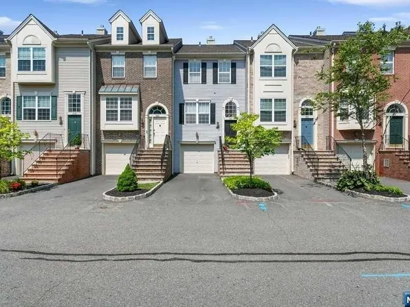 901 Somerset Ct, Ramsey, NJ 07446