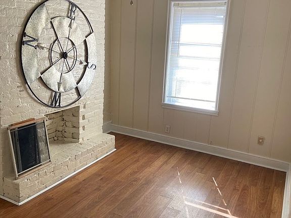 4th image of 1035 Saint Peter St #700