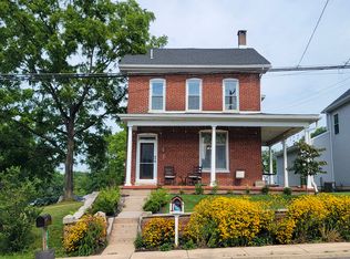 90 N Reamstown Rd, Stevens, PA 17578