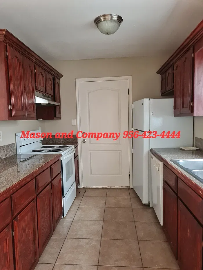 3 bed, 2.5 bath, $1,145 — Photo 3