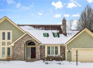 60 Random Knolls Dr, Penfield, NY 14526