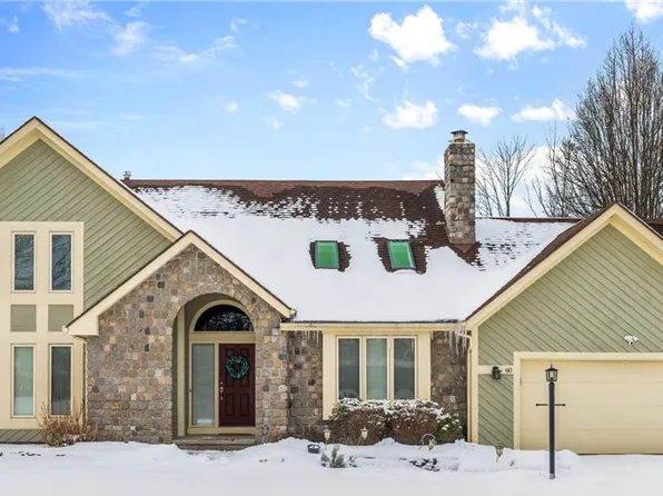 60 Random Knolls Dr, Penfield, NY 14526