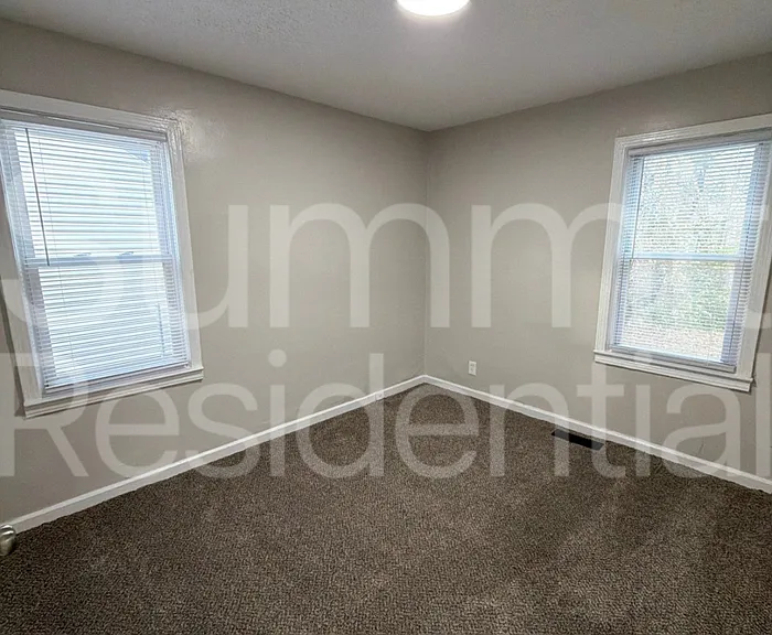3005 Linwood Ave — Photo 15
