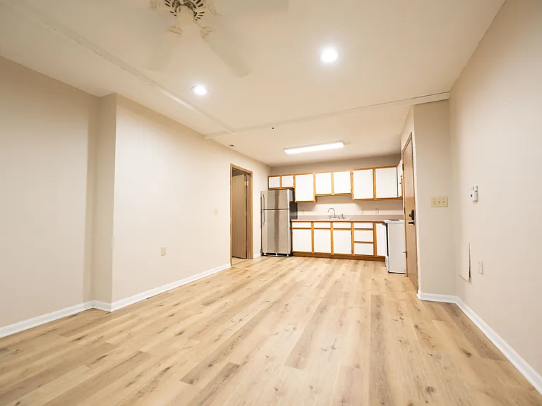 201 N Cedar St #7 — Photo 8