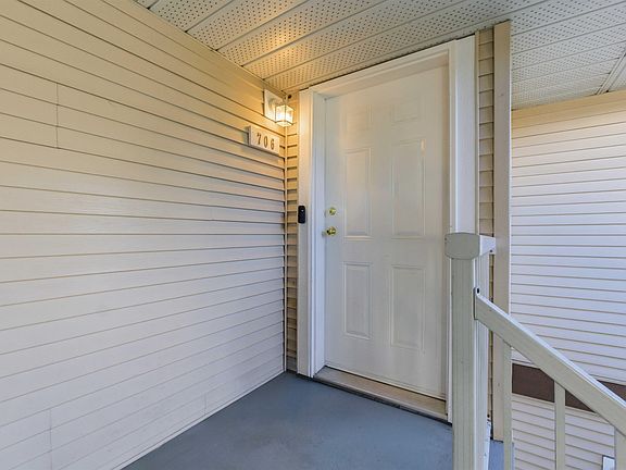 3rd image of 1750 McKenzie Rd #706