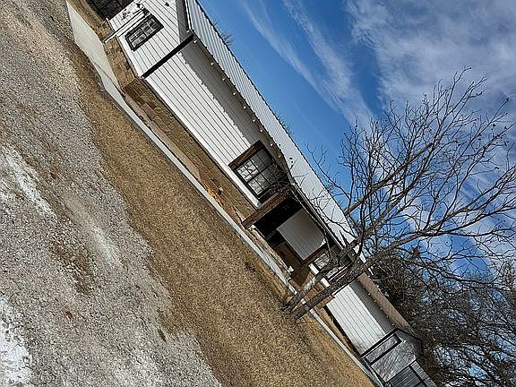 2nd image of 3670 Highway 67/377