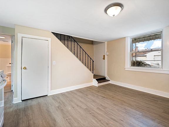 5th image of 27 Rudolph St