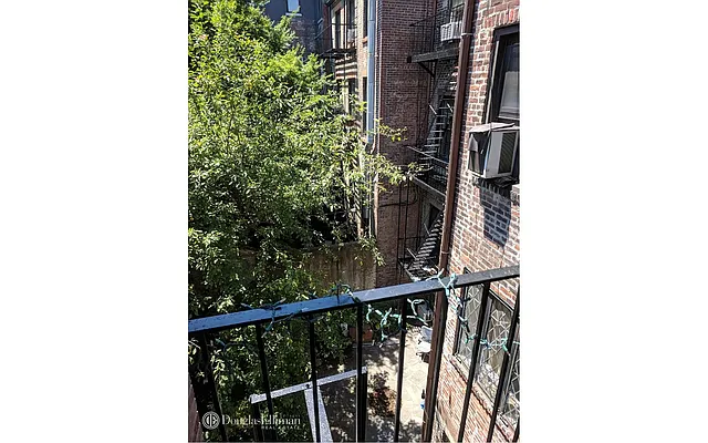 Rented by Douglas Elliman | media 35