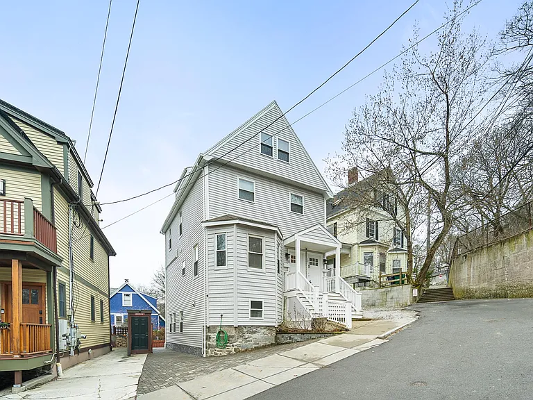 30 Oakland St — Photo 22