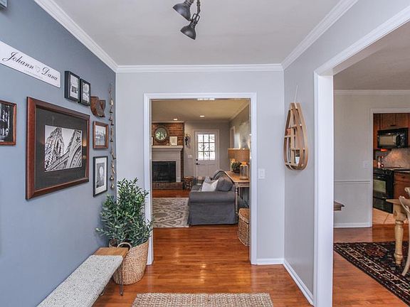 2nd image of 3007 Regency Park Dr