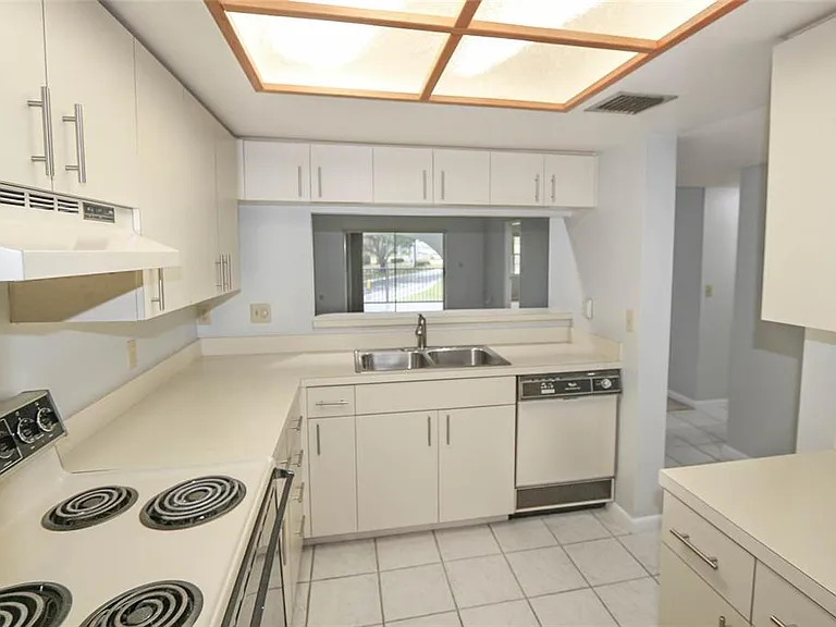 3203 Landmark Dr #2202 — Photo 9