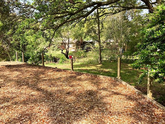 4th image of 2212 Sandalwood Pl