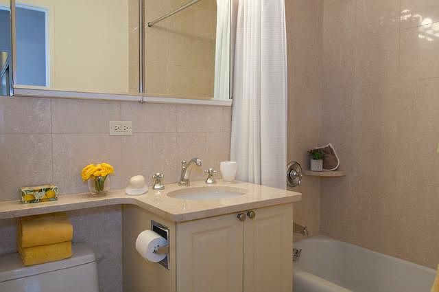 2nd image of 500 E 77th St APT 825