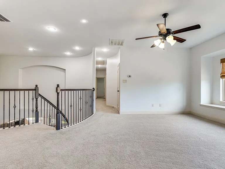 1436 Foster St — Photo 14