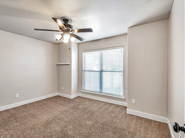 423 O'Rourke St — Photo 20