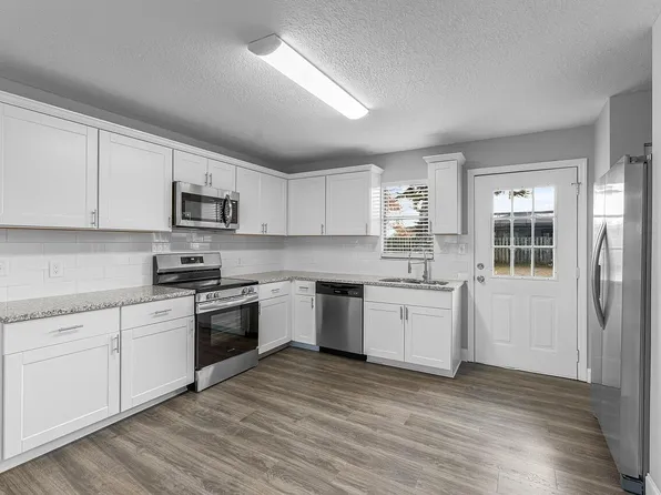 908 Landsdowne Drive, Sebastian, FL 32958