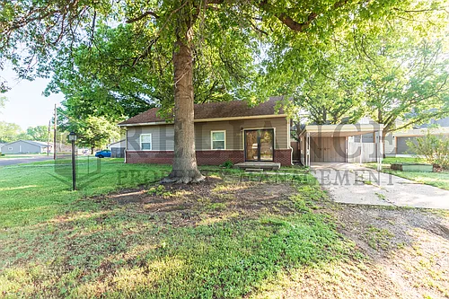 300 W Breese Ave Photo 1