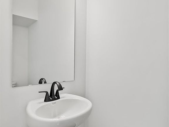 3rd image of 423 Belgrove Way