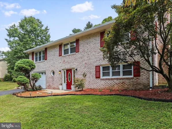 84 Spaniel Rd, Martinsburg, WV 25404