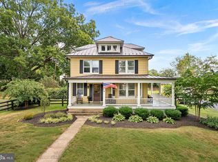 9 N Locust St, Round Hill, VA