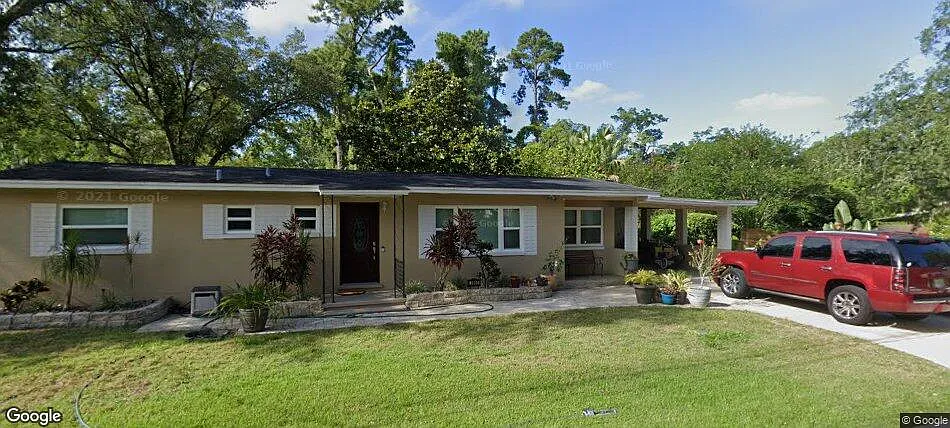 390 E Warren Ave