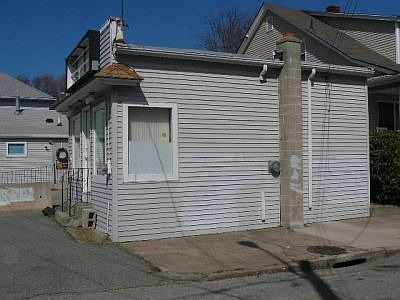 2nd image of 748 Dyer Ave