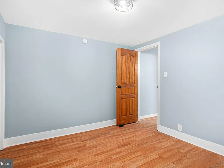 1152 S 15th St — Photo 14