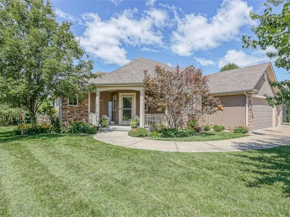 1504 NW Pecan Pl, Grain Valley, MO 64029