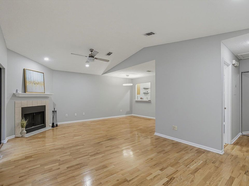 1st image of 1571 Stone Rd APT 4C