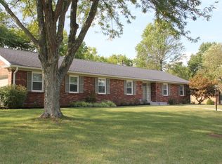 1121 Choctaw Trl, Georgetown, KY 40324
