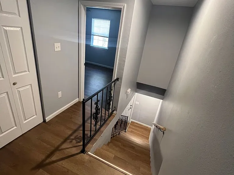 4409 Skyview Dr — Photo 3