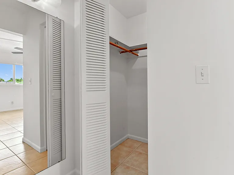 149 Coventry Pl #G — Photo 12