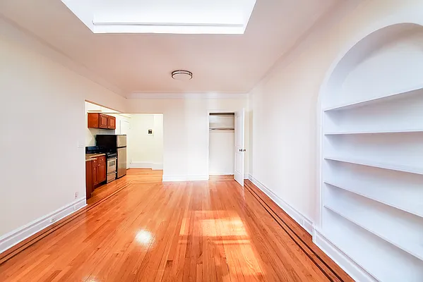 Rented by Warburg | media 4