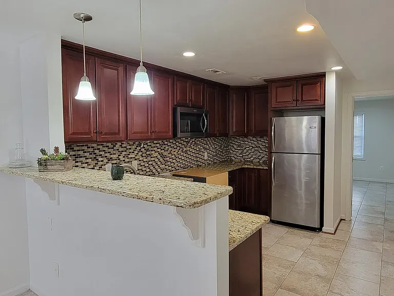 17680 Avenel Ln #BASEMENT — Photo 11