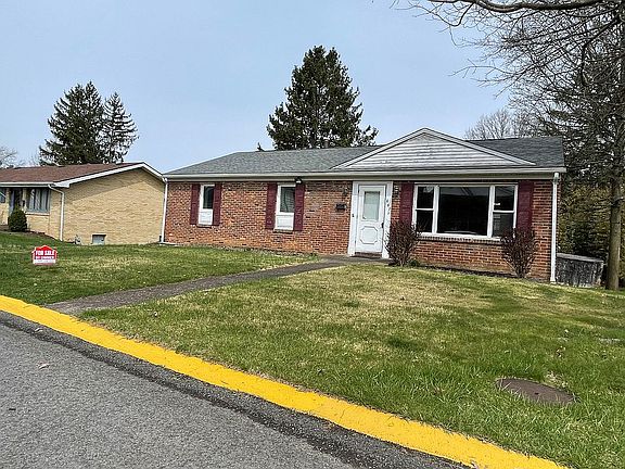 2nd image of 667 Bellaire Dr