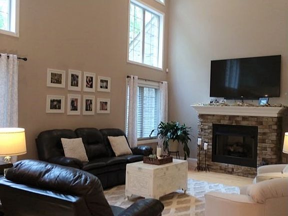 4th image of 109 March Chapel Ln