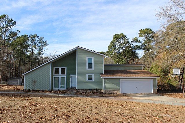 1st image of 302 Crestwood Dr