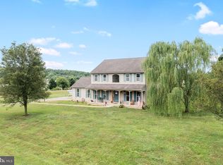 104 Farm View Dr, Oxford, PA 19363