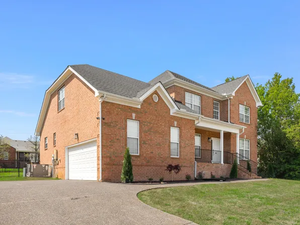 102 Clairmonte Ln, Hendersonville, TN 37075