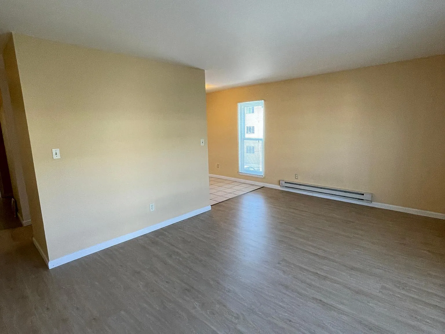 2 bed, 700 sqft, $2,999 — Photo 2