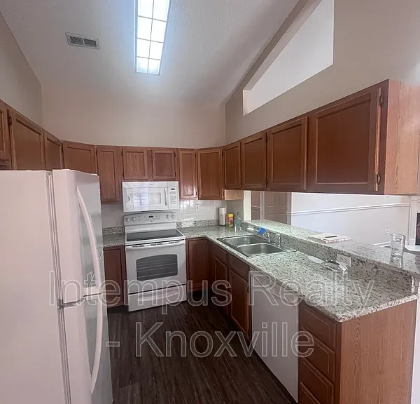 813 Villaview Way — Photo 10