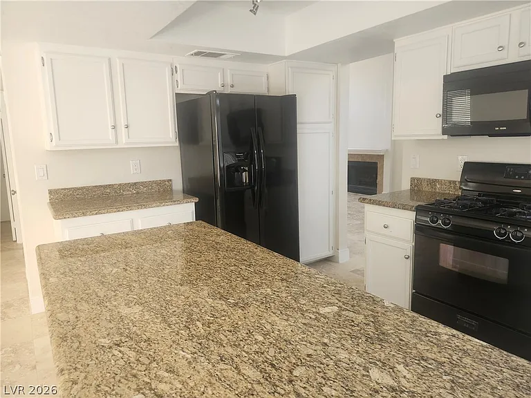 8428 Oyster Dr — Photo 11