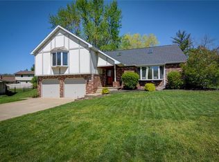 4443 Country Manor Ln, Decatur, IL 62521